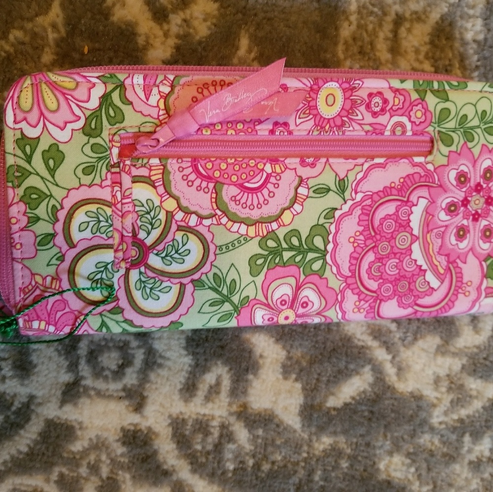 New w/o tags Vera Bradley wallet